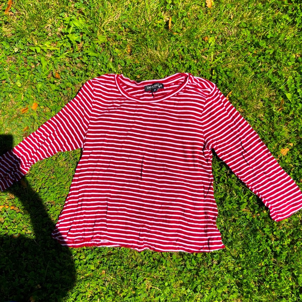 Quarter sleeve crop/short top